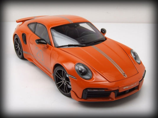 Porsche 911 (992) Turbo S coupé Sport Design 2021 Orange MINICHAMPS 1:18