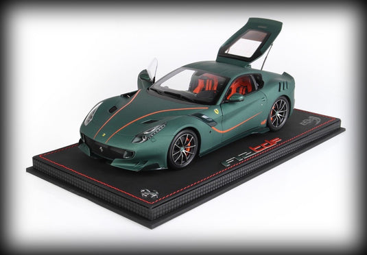 Ferrari F12 TDF Matgroen met display case (LIMITED EDITION 200 stuks) BBR Models 1:18