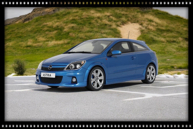 Chargez l&#39;image dans la visionneuse de la galerie, Opel ASTRA (H) OPC BLEU 2006 OTTOmobile 1:18
