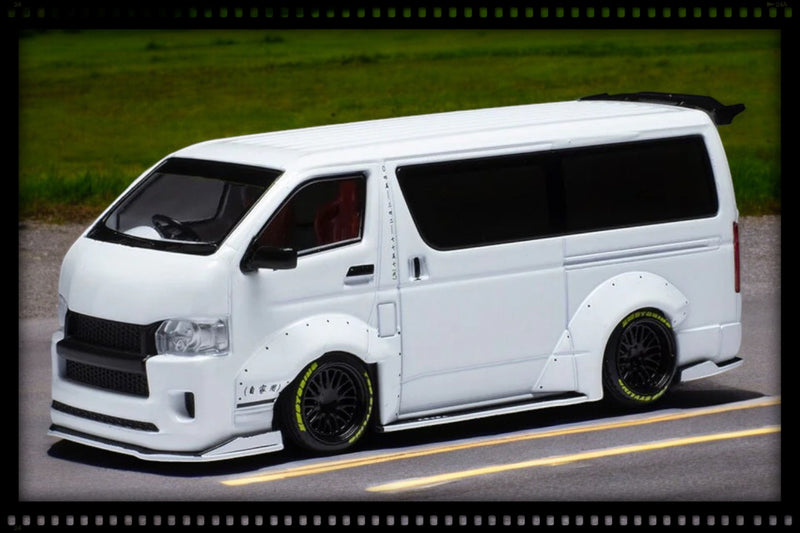 Chargez l&#39;image dans la visionneuse de la galerie, Toyota HIACE WIDEBODY 2018 IXO 1:43
