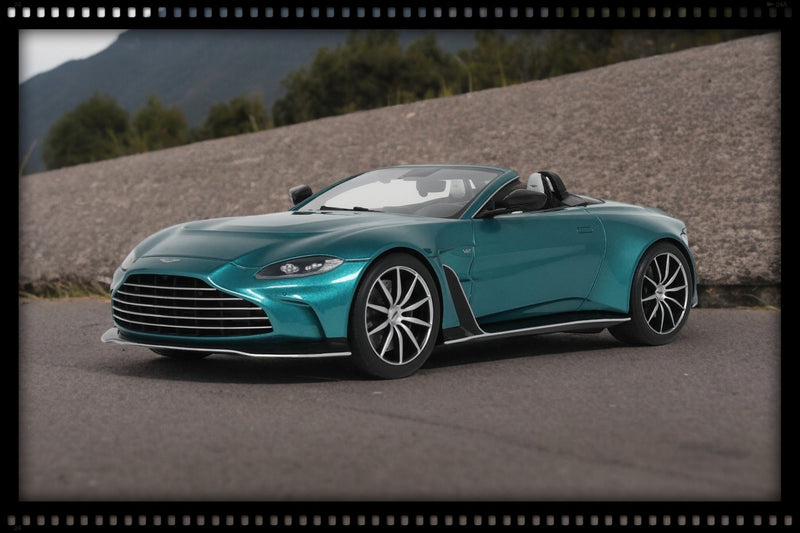 Chargez l&#39;image dans la visionneuse de la galerie, Aston MARTIN V12 VANTAGE ROADSTER TAYOS TURQUOISE GT SPIRIT 1:18
