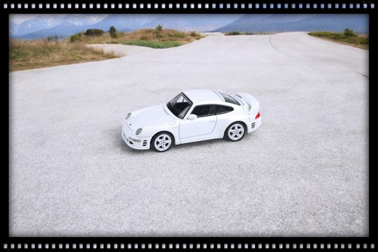 Porsche Ruf CTR2 1995 Blanc PARA64 1:64