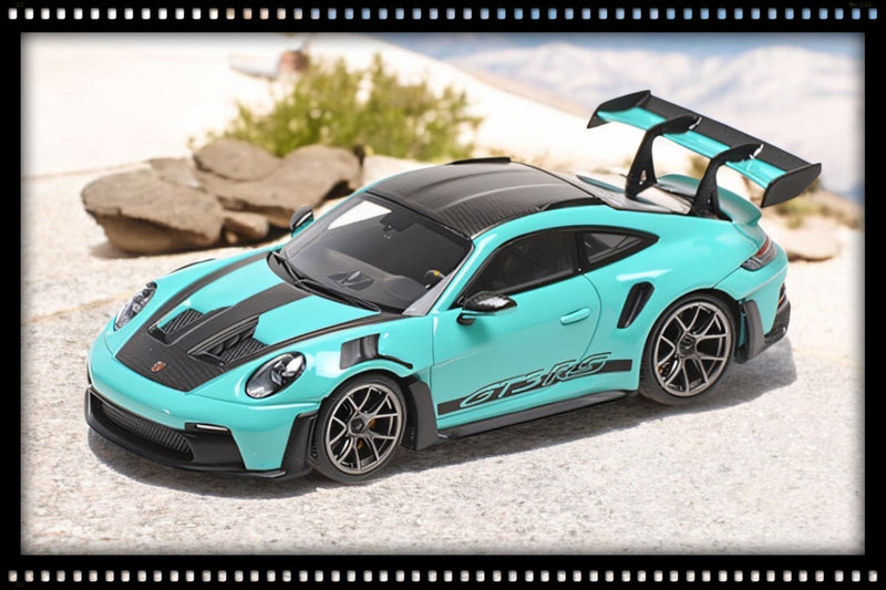 Chargez l&#39;image dans la visionneuse de la galerie, Porsche 911 (992) GT3RS 2024 VERT AVEC ROUES GRIS FONCÉ MINICHAMPS 1:18
