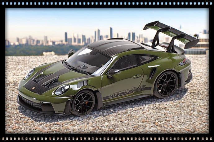 Porsche 911 (992) GT3RS 2024 OLIVE OTAN AVEC ROUES NOIRES MINICHAMPS 1:43