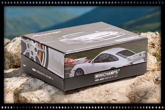 Porsche 911 GT3 2006 WIT SPECIALE BOX LIMITED EDITION 525 stuks MINICHAMPS 1:43