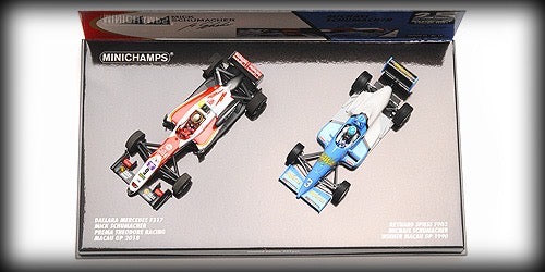 Laad de afbeelding in de Gallery-viewer, SET 2 AUTO&#39;S – REYNARD SPIESS F903/DALLARA MERCEDES F317 – MICHAEL/MICK SCHUMACHER – MACAU 1990/2018 - LIMITED EDITION - MINICHAMPS 1:43
