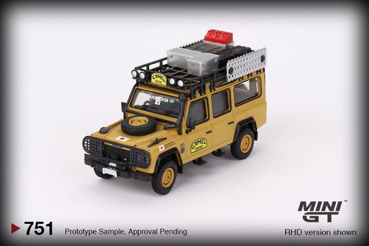 Land Rover DEFENDER 110 AMAZON TEAM JAPAN CAMEL TROPHY 1989 (LHD) MINI GT 1:64