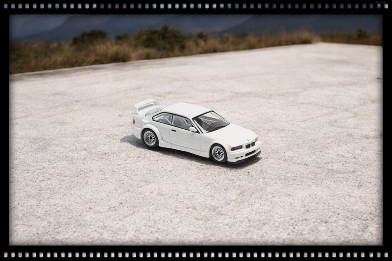 Laad de afbeelding in de Gallery-viewer, Bmw M3 E36 GTR 1993 Wit MAXICHAMPS 1:43
