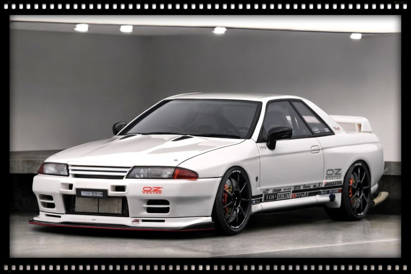 Laad de afbeelding in de Gallery-viewer, Nissan Top Secret GT-R (VR32) Wit IGNITION MODEL 1:18
