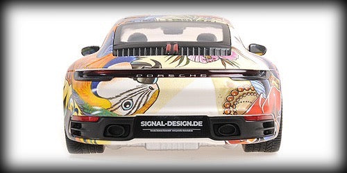 Laad de afbeelding in de Gallery-viewer, Porsche 911 CARRERA 4S 2019 BLOEMONTWERP BASISPLAAT EN ACRYL CASE MINICHAMPS 1:18
