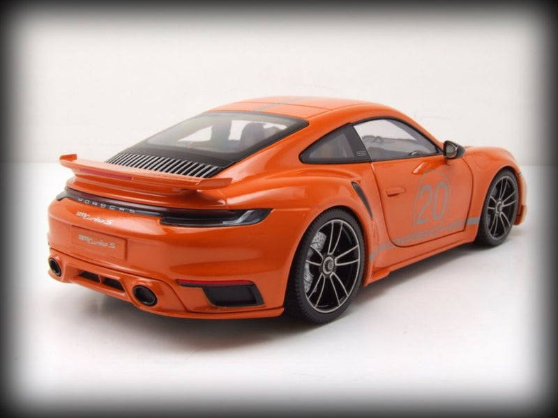 Laad de afbeelding in de Gallery-viewer, Porsche 911 (992) Turbo S coupé Sport Design 2021 Oranje MINICHAMPS 1:18
