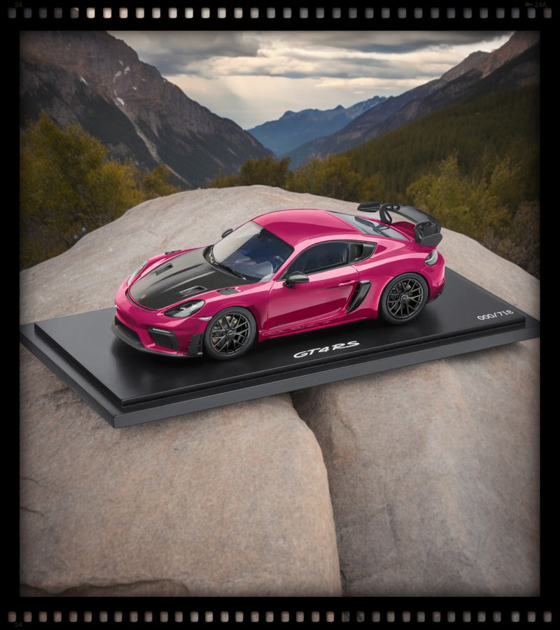 Load image into Gallery viewer, Porsche 718 CAYMAN GT4 RS (982) Purple - LIMITED EDITION 718 pieces - PORSCHE DEALERMODEL 1:18
