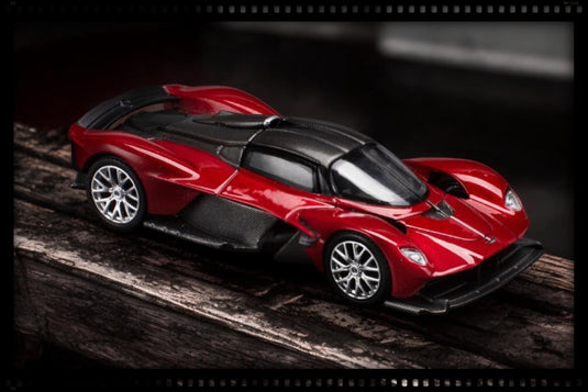 Aston Martin Valkyrie Rood POP RACE 1:64