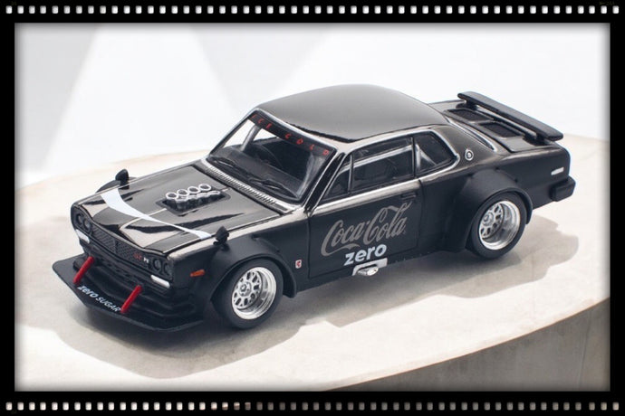 Nissan Skyline GT-R V8 Drift *Hakosuka* *Coca-Cola zero* Chroom zwart POP RACE 1:64