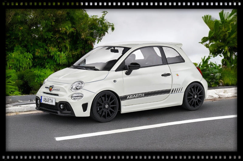 Load image into Gallery viewer, Fiat F595 ABARTH GHIACCIO WHITE 2022 SOLIDO 1:18
