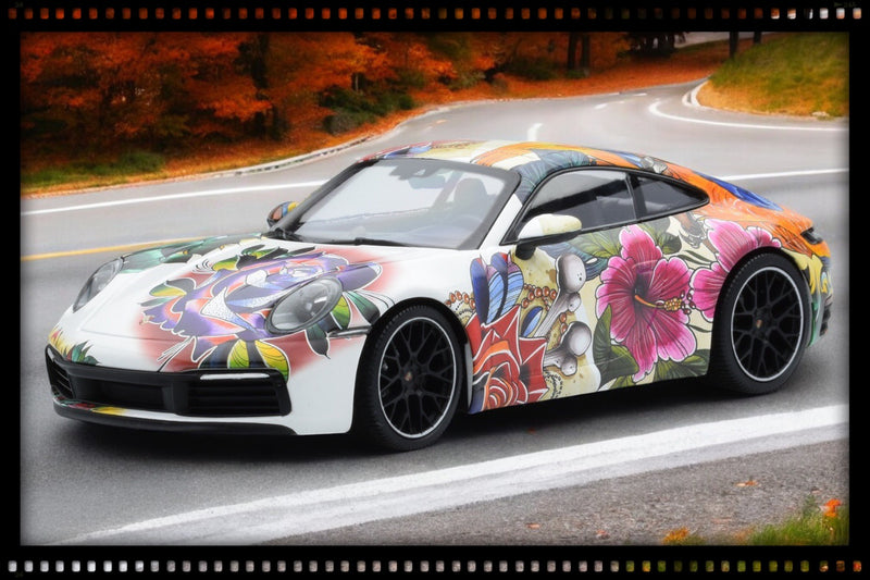 Load image into Gallery viewer, Porsche 911 CARRERA 4S 2019 FLOWER DESIGN BASEPLATE AND ACRYL CASE MINICHAMPS 1:18
