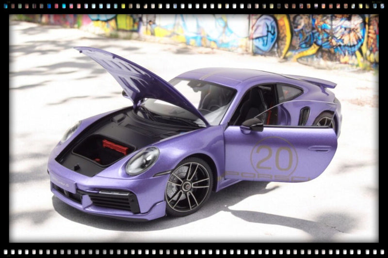 Chargez l&#39;image dans la visionneuse de la galerie, Porsche 911 (992) Turbo S coupé Sport Design 2021 Violet MINICHAMPS 1:18
