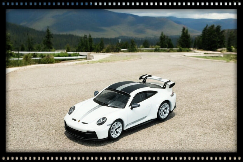 Load image into Gallery viewer, Porsche 911 (992) GT3 2021 White MINICHAMPS 1:64
