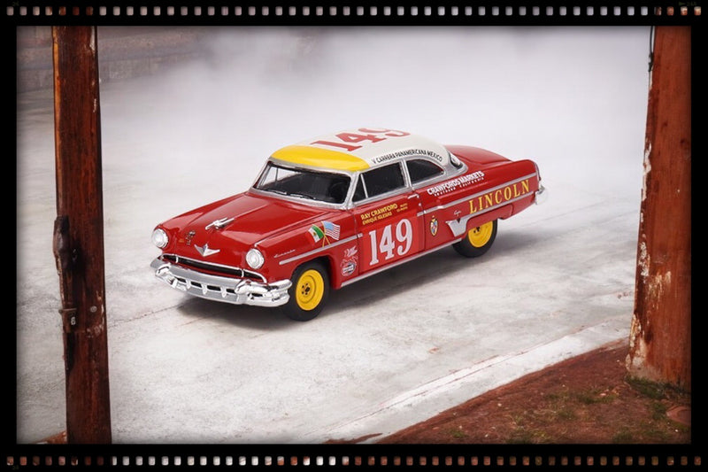 Laad de afbeelding in de Gallery-viewer, Lincoln Capri #149 Carrera Panamericana Klasse Winnaar 1954 (LHD) MINI GT 1:64
