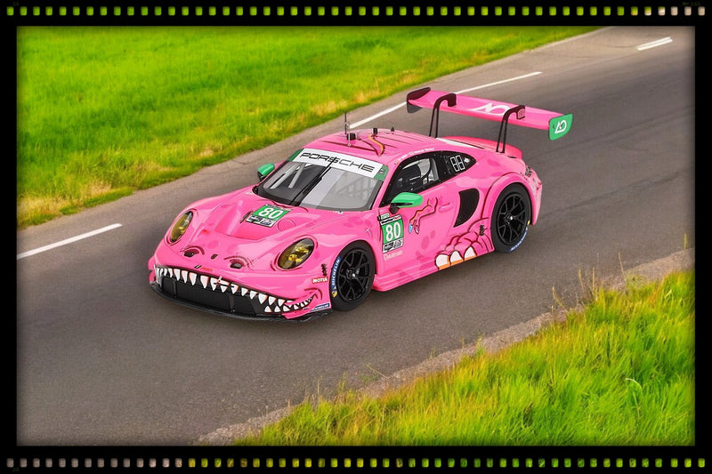 Laad de afbeelding in de Gallery-viewer, Porsche 911 (992) GT3 R #80 AO RACING MICHELIN GT CHALLENGE 2023 TSM Models 1:43
