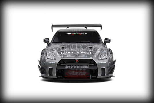 Nissan GT-R (R35) AVEC KIT CARROSSERIE LIBERTY WALK 2.0 CATALOGUE DESIGN 2020 SOLIDO 1:18