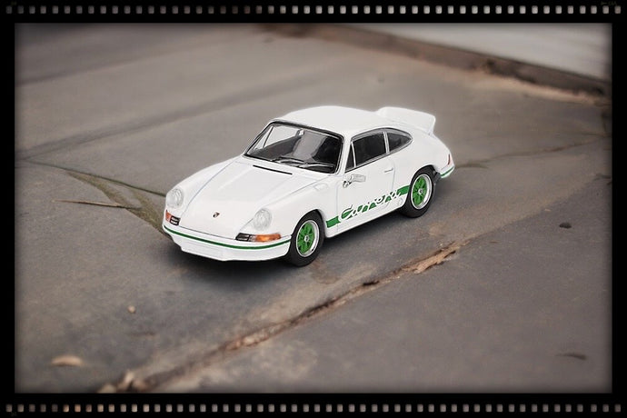 Porsche 911 (901) 2,7 CARRERA RS GRAND PRIX BLANCHE AVEC LIVRAISON VERTE 1973 (LHD) MINI GT 1:64