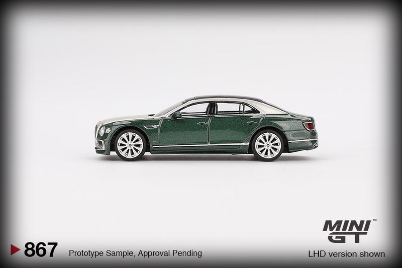 Laad de afbeelding in de Gallery-viewer, Bentley FLYING SPUR WIT ZAND GROEN 2024 (LHD) MINI GT 1:64
