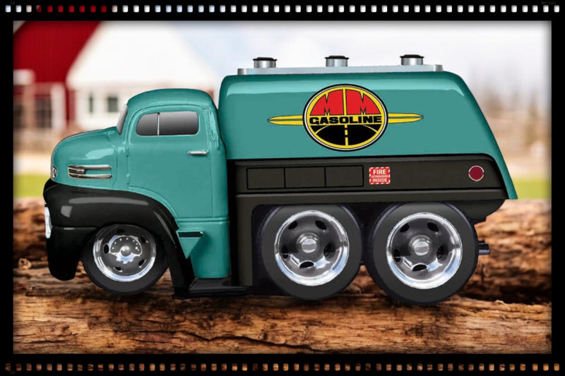 Load image into Gallery viewer, Ford COE FUEL TRUCK 1950 MAISTO 1:64
