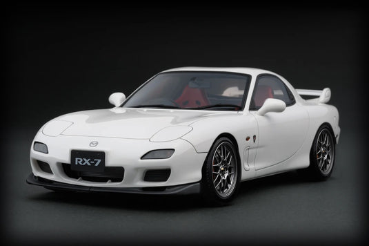 Mazda RX-7 (FD3S) Spirit R Type A Blanc IGNITION MODEL 1:18