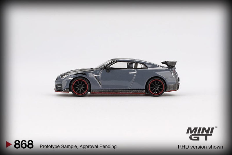 Chargez l&#39;image dans la visionneuse de la galerie, Nissan GT-R (R35) NISMO STEALTH GRIS 2024 (LHD) MINI GT 1:64
