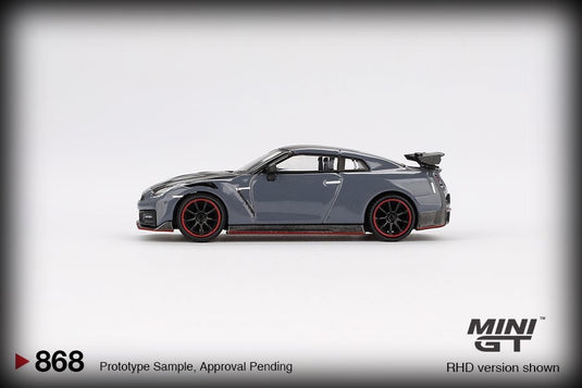 Nissan GT-R (R35) NISMO STEALTH GRIJS 2024 (LHD) MINI GT 1:64