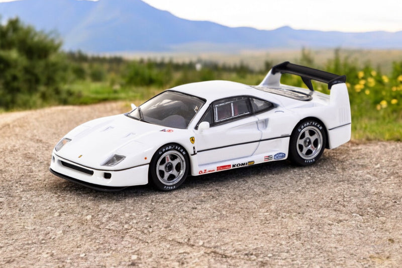 Laad de afbeelding in de Gallery-viewer, Ferrari F40 Lichtgewicht Wit TARMAC WORKS 1:64
