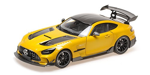 Laad de afbeelding in de Gallery-viewer, Mercedes-Benz AMG GT BLACK SERIES 2021 METAALGEEL (SOLARBEAM) MINICHAMPS 1:18
