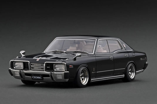 Nissan Gloria Brougham (330) Zwart IGNITION MODEL 1:18