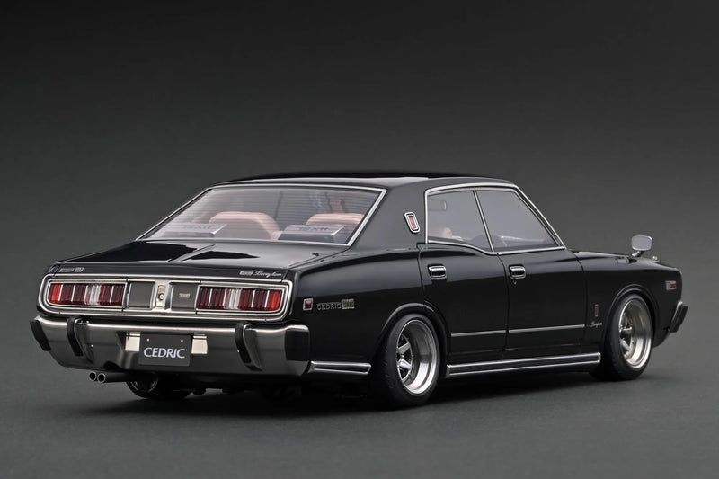 Laad de afbeelding in de Gallery-viewer, Nissan Gloria Brougham (330) Zwart IGNITION MODEL 1:18
