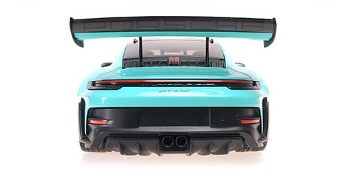 Laad de afbeelding in de Gallery-viewer, Porsche 911 (992) GT3RS 2024 GROEN MET DONKER ZILVEREN WIELEN MINICHAMPS 1:18
