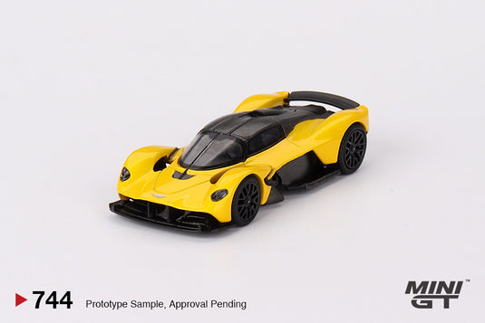 Aston Martin VALKYRIE ASTON MARTIN VALKYRIE Jaune 2023 (LHD) MINI GT 1:64