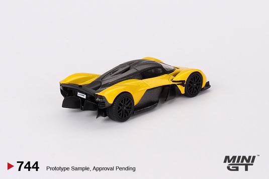 Aston Martin VALKYRIE ASTON MARTIN VALKYRIE Jaune 2023 (LHD) MINI GT 1:64