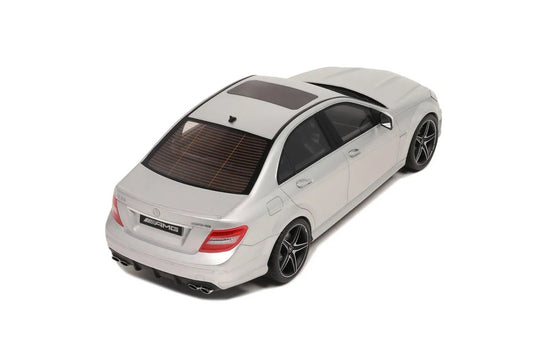 Mercedes-Benz C63 AMG ARGENTÉ GT SPIRIT 1:18