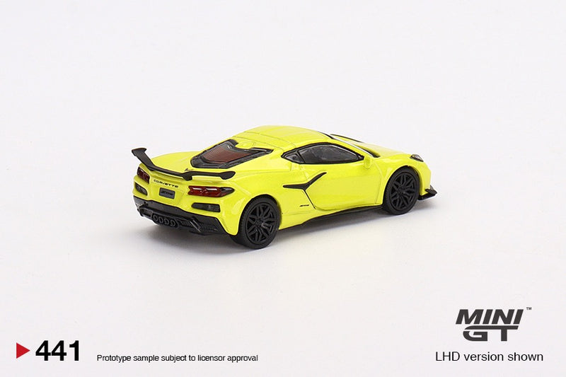 Chargez l&#39;image dans la visionneuse de la galerie, Chevrolet CORVETTE Z06 2023 Jaune (RHD) MINI GT 1:64
