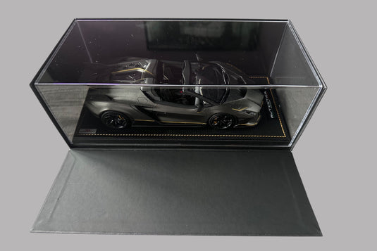 LAMBORGHINI AUTÉNTICA GRIJS/GEEL met vitrine en lederen base (LIMITED EDITION 399 stuks) MR COLLECTION MODELS 1:18