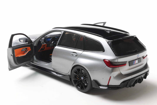 Bmw M3 (G81) TOURING MET PRESTATIEONDERDELEN GRIJS 2024 SOLIDO 1:18