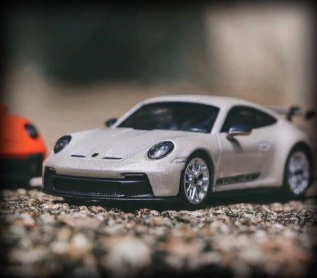Chargez l&#39;image dans la visionneuse de la galerie, Porsche 911 (992) GT3 2021 Gris MINICHAMPS 1:64
